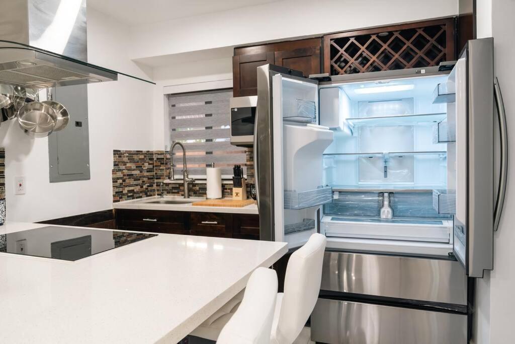 Luxury Retreat 3B ,2Ba Pool , Coral Gables Center Villa Miami Eksteriør bilde