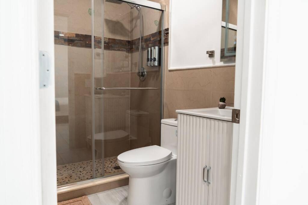 Luxury Retreat 3B ,2Ba Pool , Coral Gables Center Villa Miami Eksteriør bilde