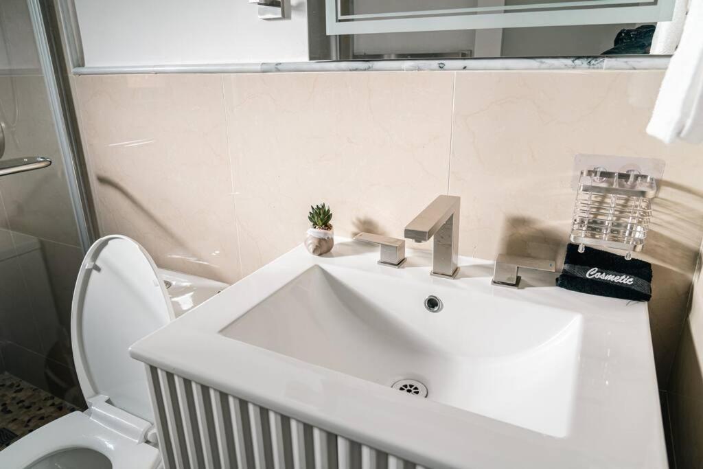 Luxury Retreat 3B ,2Ba Pool , Coral Gables Center Villa Miami Eksteriør bilde
