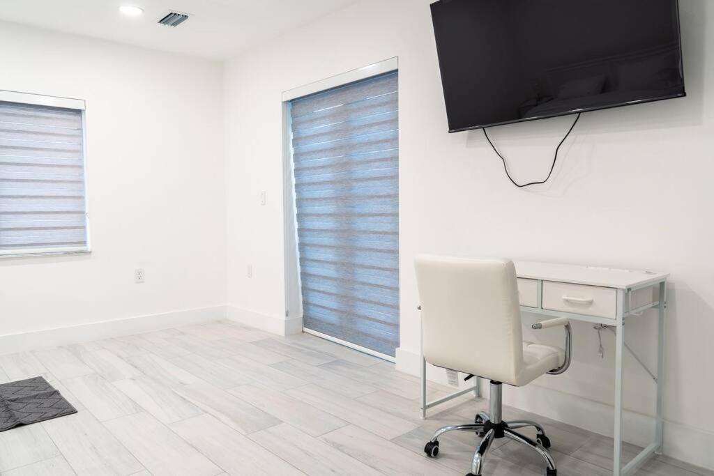 Luxury Retreat 3B ,2Ba Pool , Coral Gables Center Villa Miami Eksteriør bilde