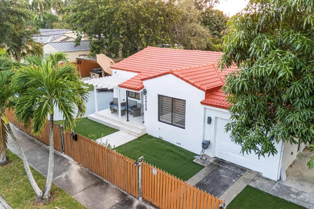 Luxury Retreat 3B ,2Ba Pool , Coral Gables Center Villa Miami Eksteriør bilde