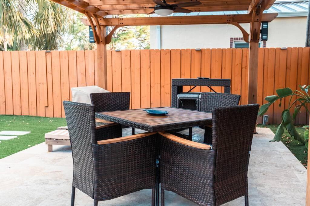 Luxury Retreat 3B ,2Ba Pool , Coral Gables Center Villa Miami Eksteriør bilde
