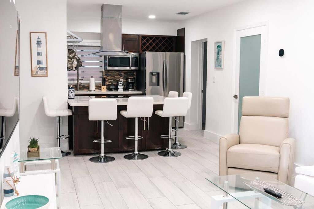 Luxury Retreat 3B ,2Ba Pool , Coral Gables Center Villa Miami Eksteriør bilde