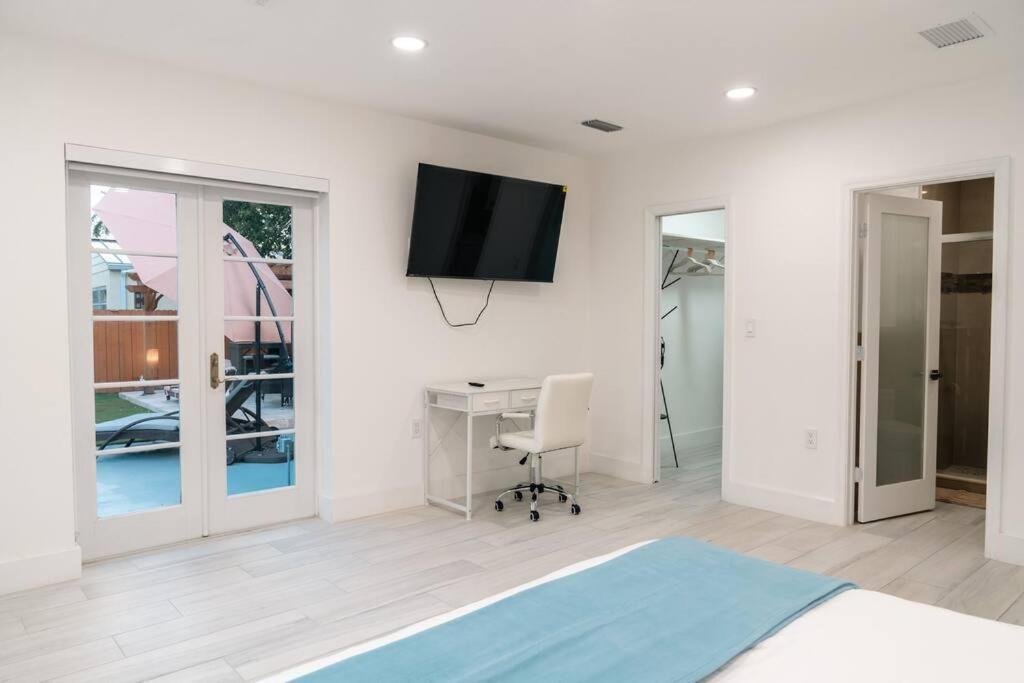 Luxury Retreat 3B ,2Ba Pool , Coral Gables Center Villa Miami Eksteriør bilde