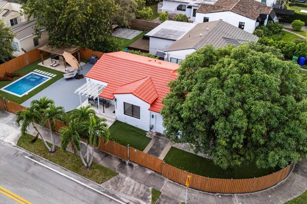 Luxury Retreat 3B ,2Ba Pool , Coral Gables Center Villa Miami Eksteriør bilde